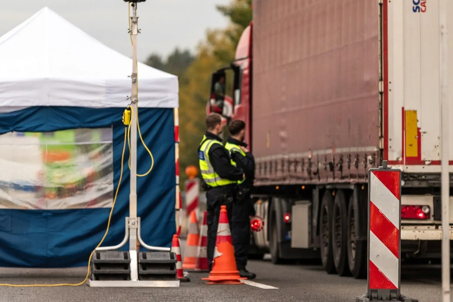 Grenzkontrollen zu Polen: IHK warnt vor massiven wirtschaftlichen Folgen für die Logistik