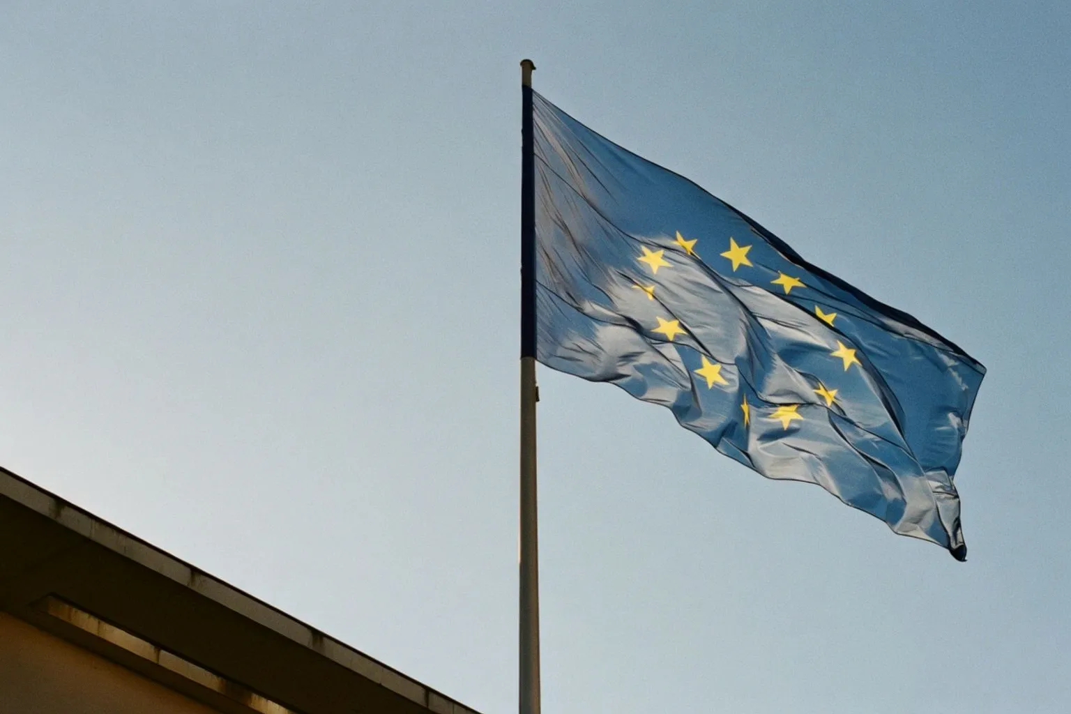 Polens Wettlauf gegen die Zeit: Warum die KPO-Meilensteine über EU-Milliarden entscheiden