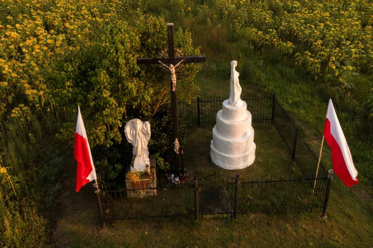 Würdevolle Bestattung für polnische Opfer des Zweiten Weltkriegs in der Westukraine