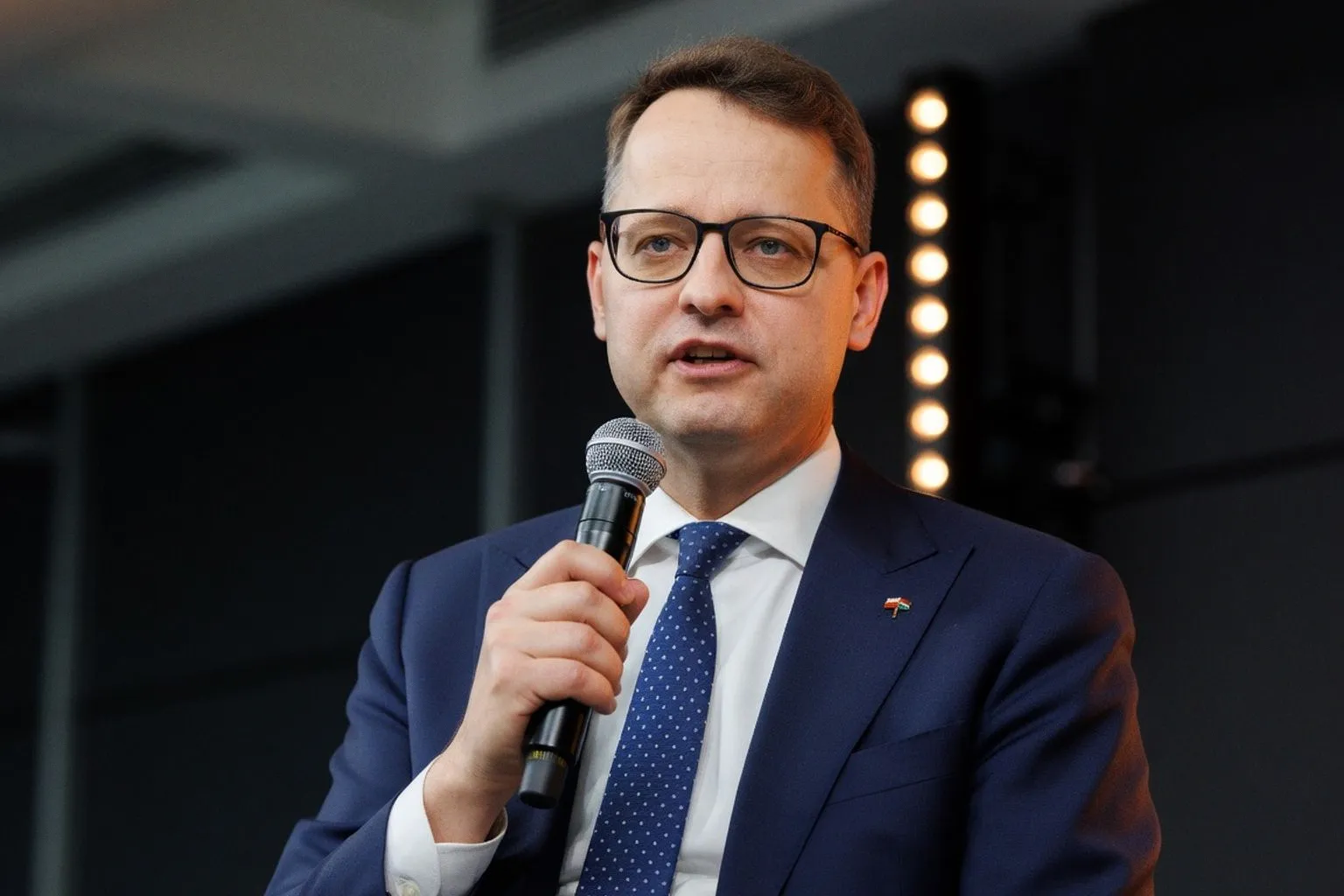 Zwischen Flucht und Justiz: Der Fall Marcin Romanowski und die PiS-Partei